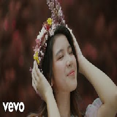 Download Lagu Tiara Andini - Menjadi Dia Mp3